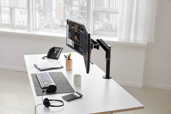 aLG-Ergo-Monitor-01-scaled