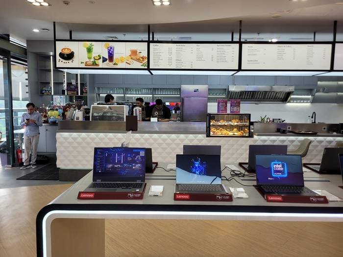 Area Coffee Shop Di Dalam Lenovo Exclusive Store Di Bintaro Jaya Xchange Mall 2